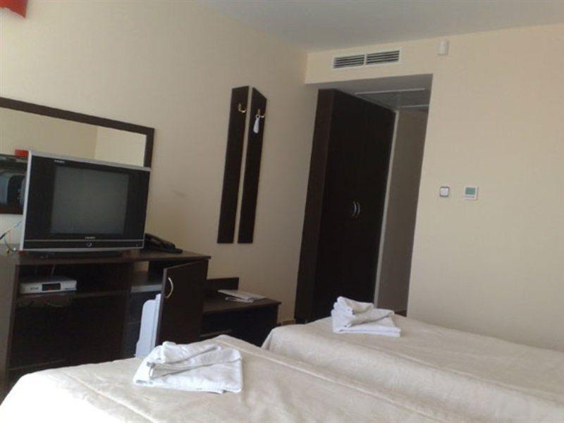 Tropics Hotel Sveti Vlas Exterior photo