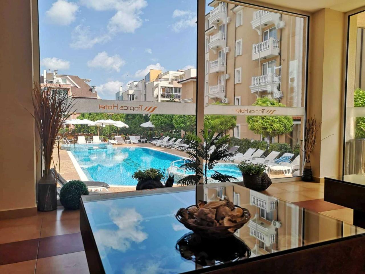 Tropics Hotel Sveti Vlas Exterior photo