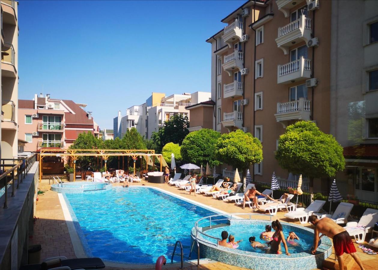Tropics Hotel Sveti Vlas Exterior photo